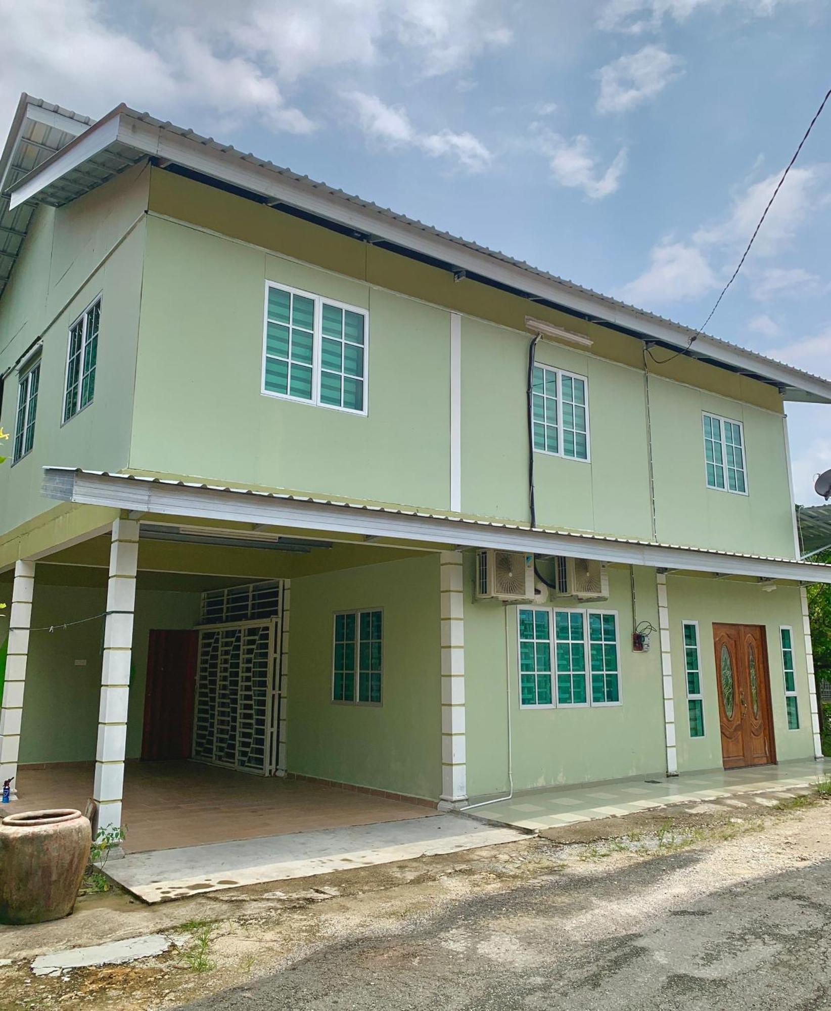 Tiara Inn Homestay 2 Tingkat Pontian Johor Pontian Besar Luaran gambar